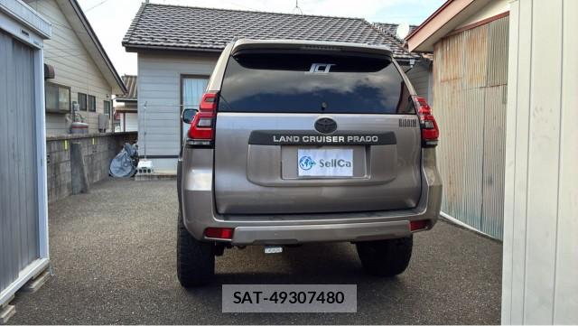 Toyota LAND CRUISER PRADO 2020-10 8362210-1