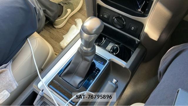 Toyota LAND CRUISER PRADO 2023-02 8362267-14