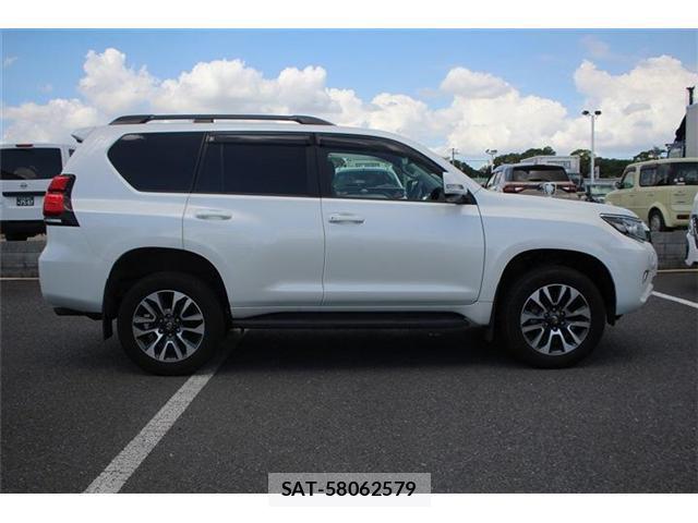 Toyota LAND CRUISER PRADO 2022-05 8362965-14