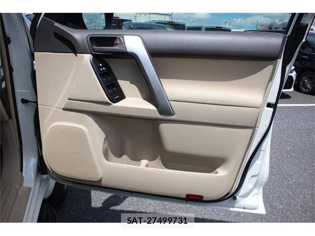 Toyota LAND CRUISER PRADO 2018-09 8362967-17