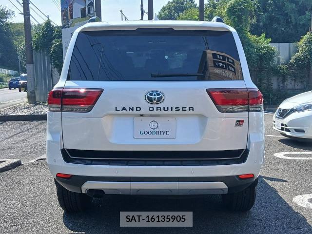 Toyota LAND CRUISER 2024-05 8360658-1
