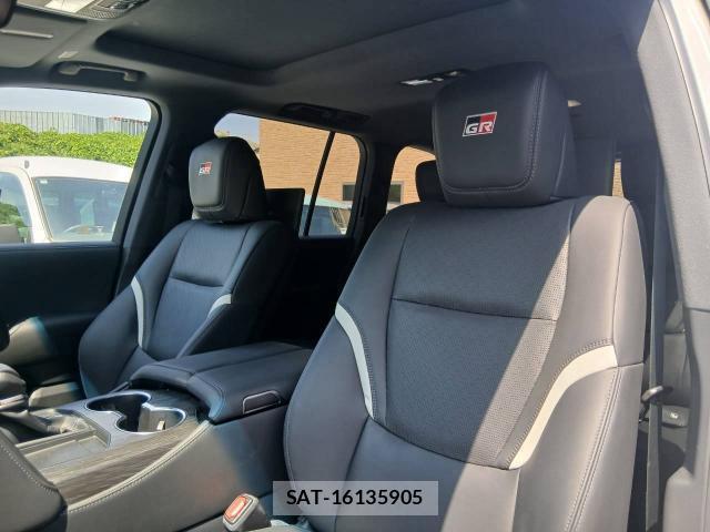Toyota LAND CRUISER 2024-05 8360658-6