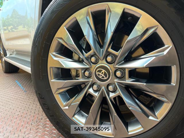 Toyota LAND CRUISER 2023-08 8361740-14