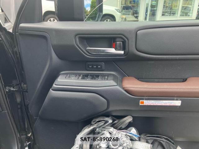 Toyota LAND CRUISER 2024-06 8363536-14