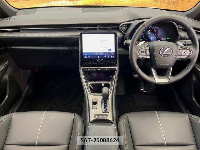 Lexus LBX 2024-06 8361668-1