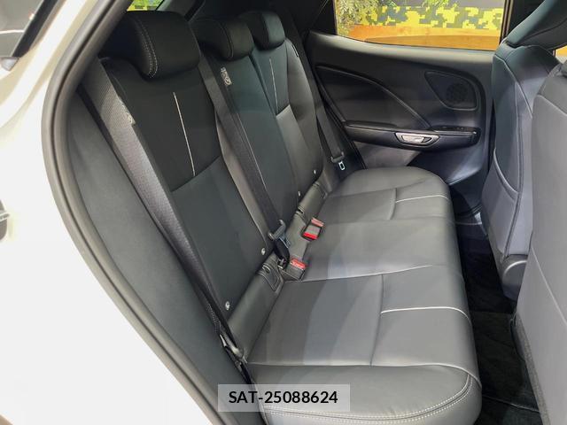 Lexus LBX 2024-06 8361668-10
