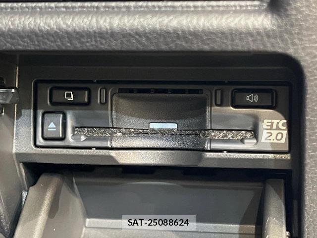 Lexus LBX 2024-06 8361668-8