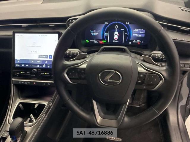 Lexus LBX 2024-02 8362173-2