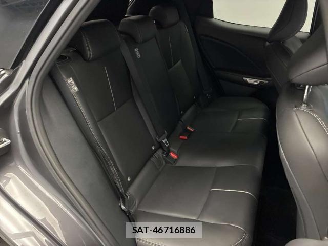 Lexus LBX 2024-02 8362173-4