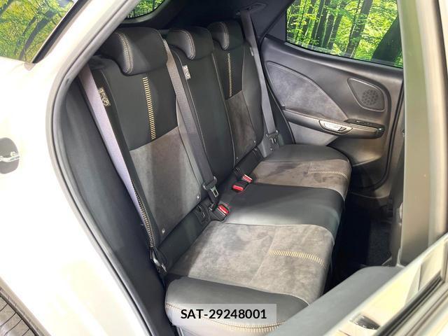 Lexus LBX 2024-02 8363009-9