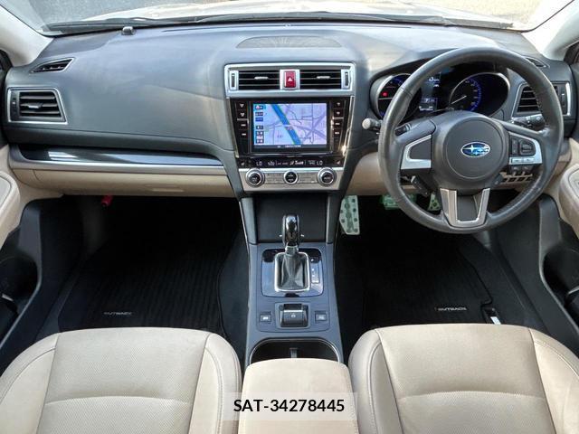 Subaru OUTBACK 2017-04 8361454-1