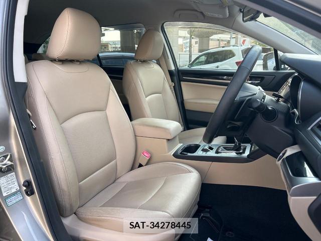 Subaru OUTBACK 2017-04 8361454-5