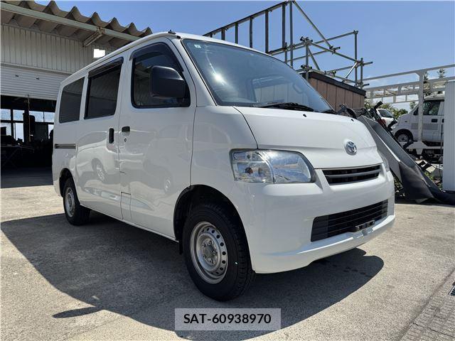 Toyota LITEACE VAN 2017 8362301-1