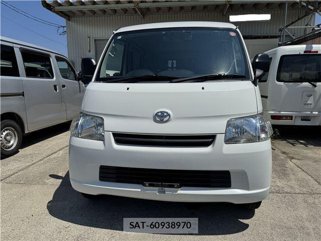 Toyota LITEACE VAN 2017 8362301-2