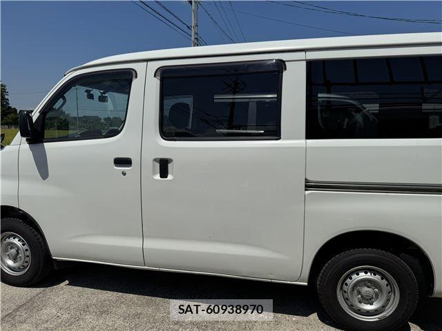 Toyota LITEACE VAN 2017 8362301-3
