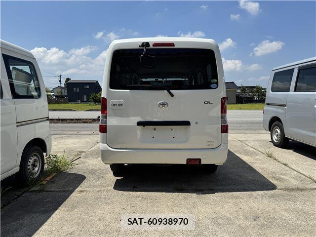 Toyota LITEACE VAN 2017 8362301-7