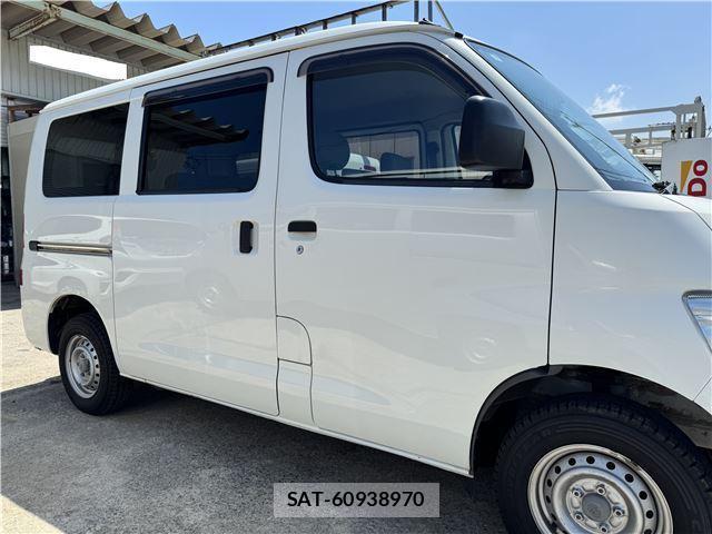 Toyota LITEACE VAN 2017 8362301-9