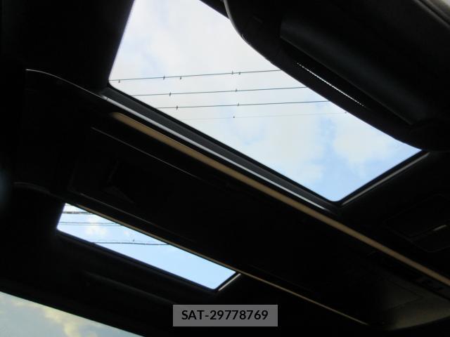 Lexus LM 2024-02 8362004-14