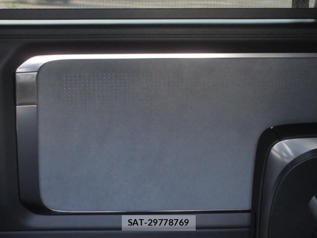 Lexus LM 2024-02 8362004-15