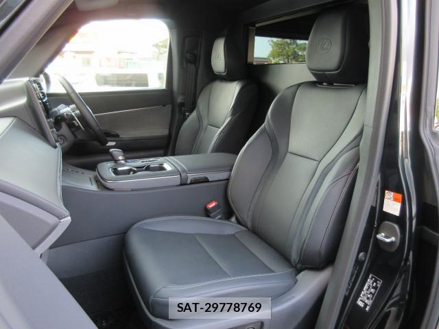 Lexus LM 2024-02 8362004-7