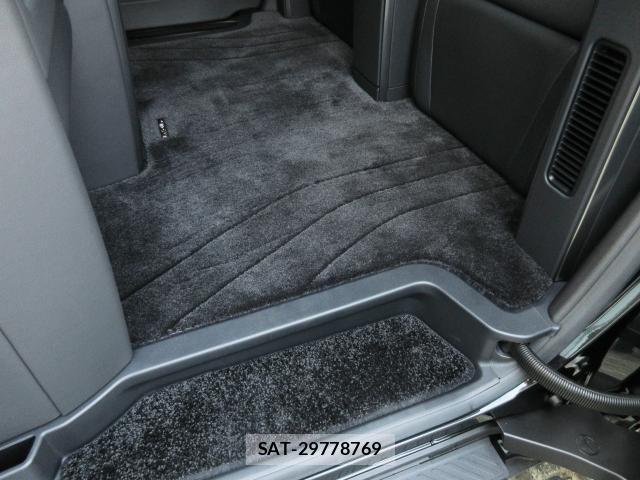 Lexus LM 2024-02 8362004-9