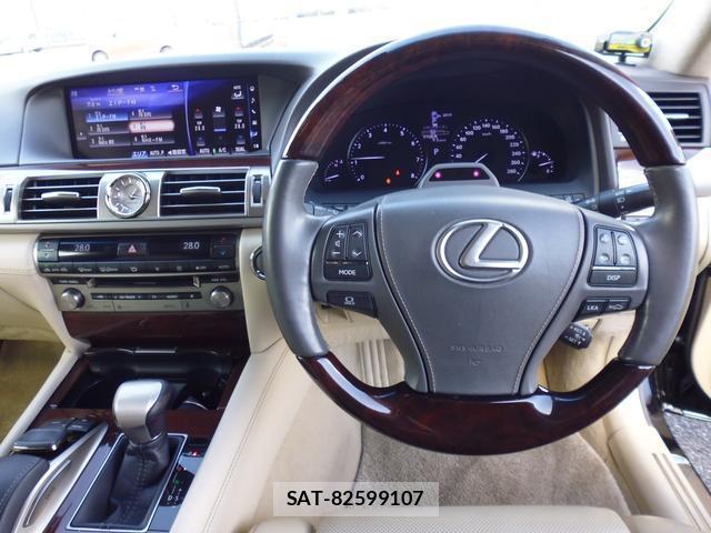 Lexus LS 2017 8361081-10