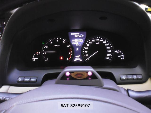 Lexus LS 2017 8361081-11