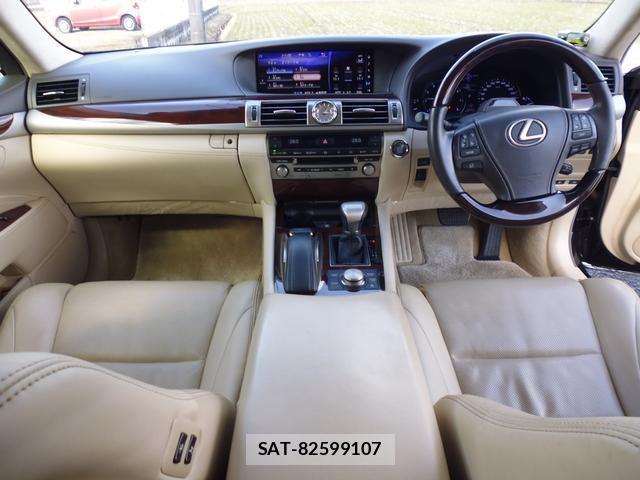Lexus LS 2017 8361081-16
