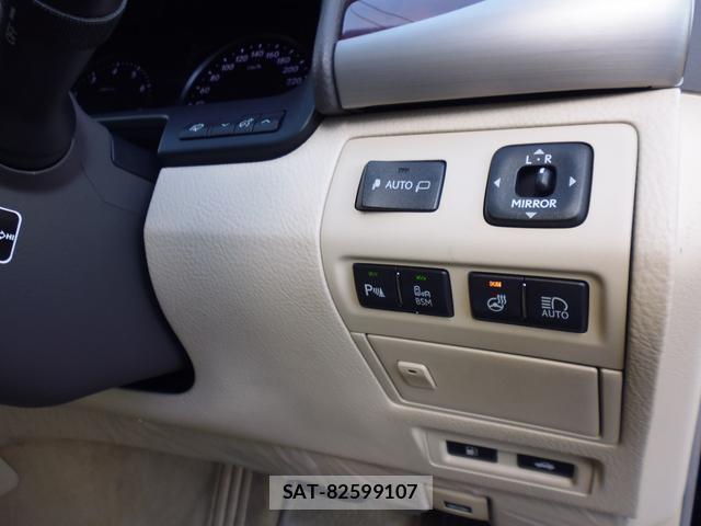 Lexus LS 2017 8361081-17