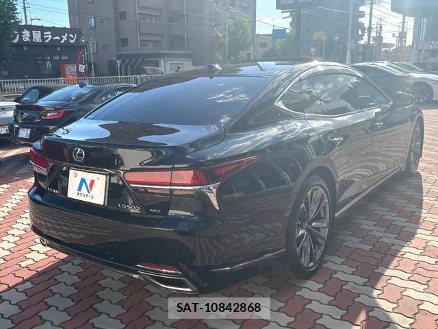 Lexus LS 2020-06 8361570-16