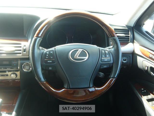 Lexus LS 2012-10 8362369-12