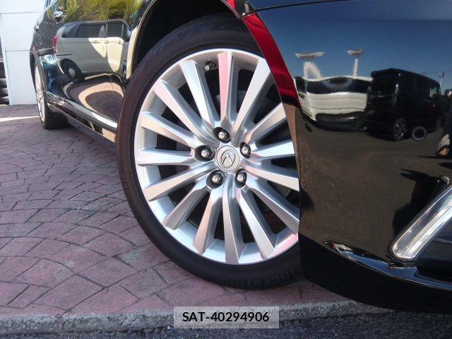 Lexus LS 2012-10 8362369-9