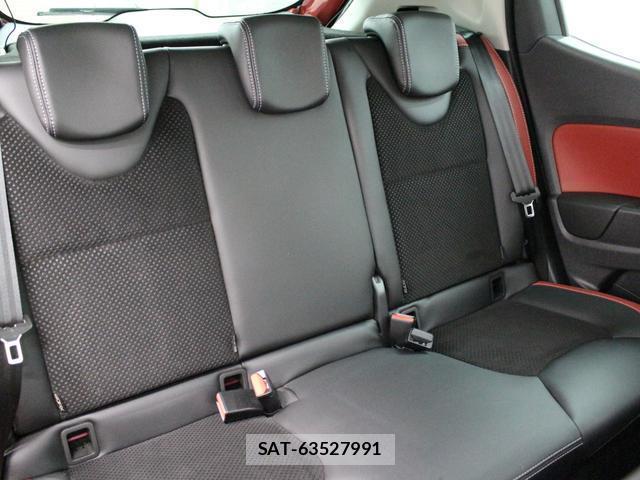 Renault LUTECIA 2018-08 8362818-13