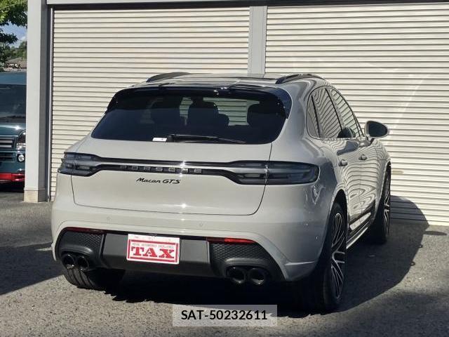 Porsche MACAN 2023-09 8360940-1