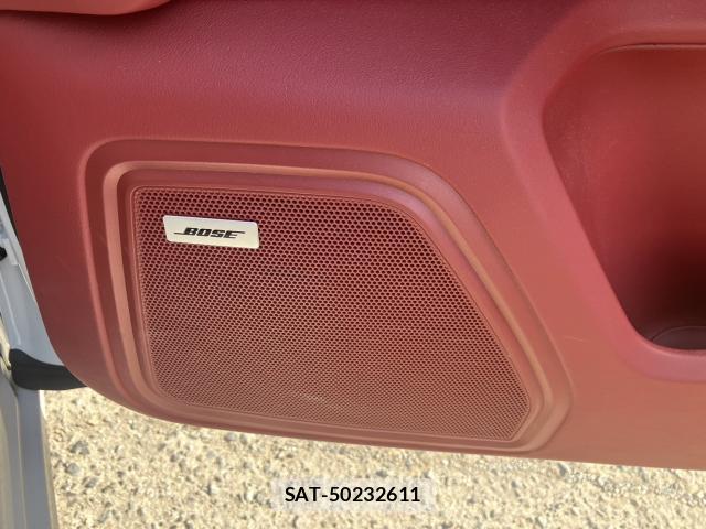 Porsche MACAN 2023-09 8360940-15