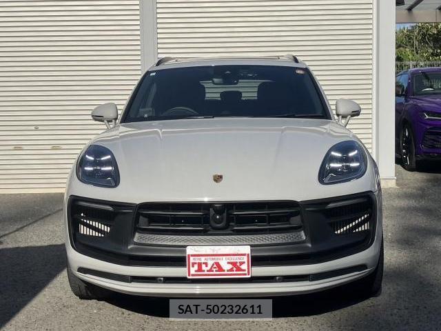 Porsche MACAN 2023-09 8360940-18