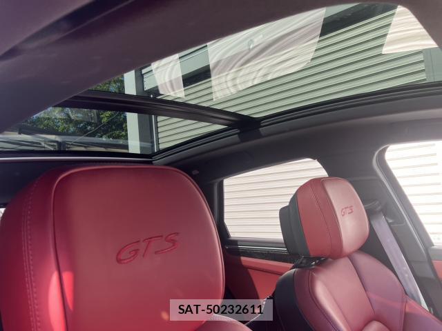 Porsche MACAN 2023-09 8360940-6