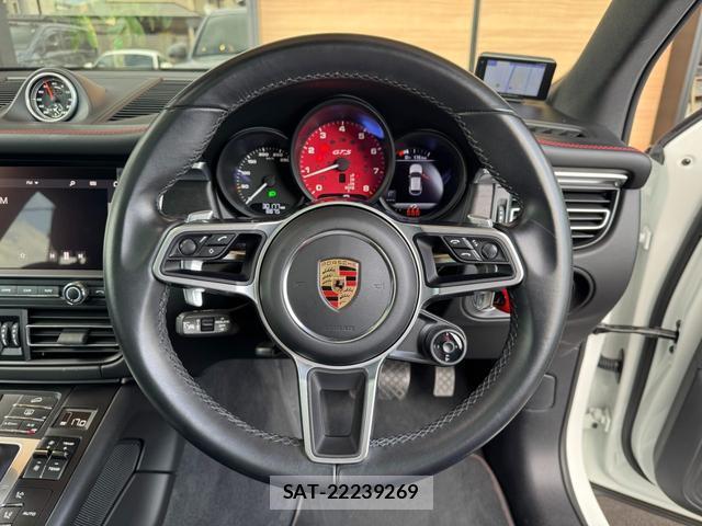 Porsche MACAN 2020-11 8361656-5