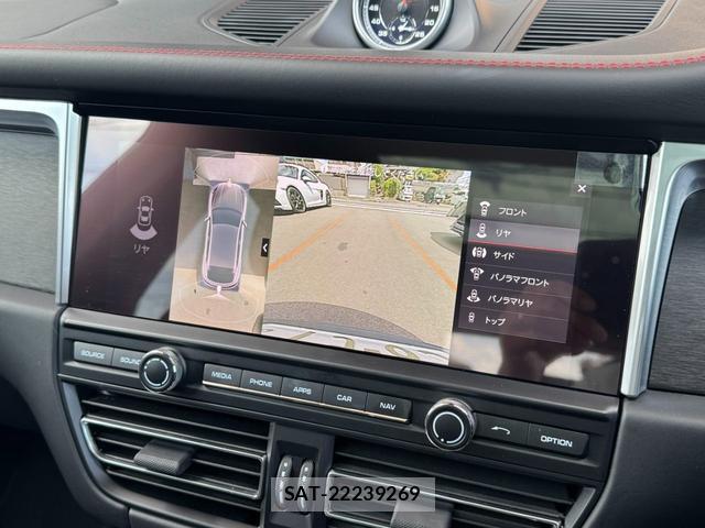 Porsche MACAN 2020-11 8361656-6