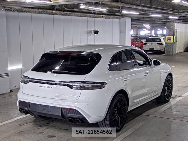 Porsche MACAN 2022-03 8362088-4