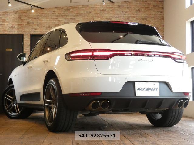 Porsche MACAN 2020-06 8363813-1