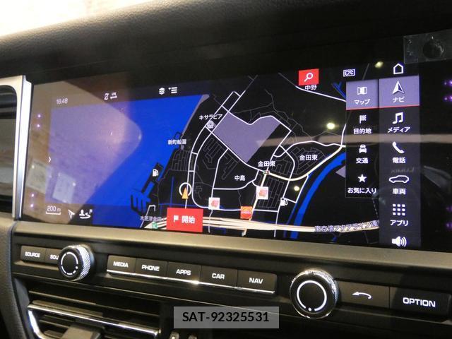 Porsche MACAN 2020-06 8363813-12