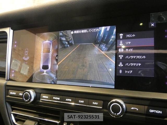 Porsche MACAN 2020-06 8363813-13
