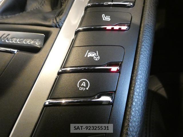 Porsche MACAN 2020-06 8363813-17