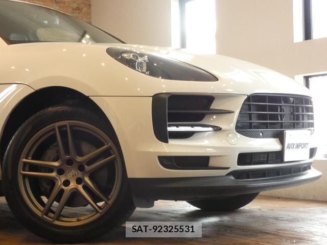 Porsche MACAN 2020-06 8363813-4