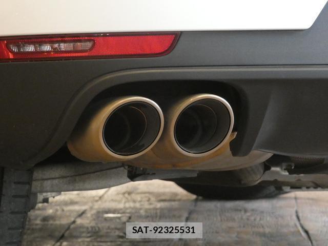 Porsche MACAN 2020-06 8363813-7