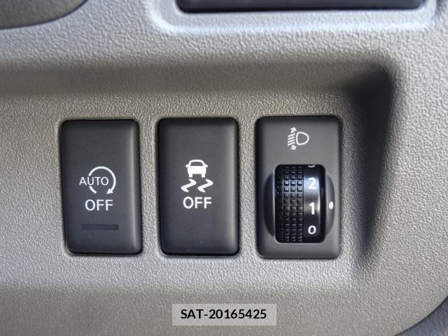 Nissan MARCH 2017-09 8362645-6
