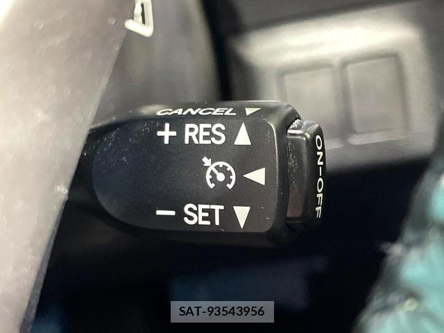 Toyota MARK X 2013-01 8361511-8