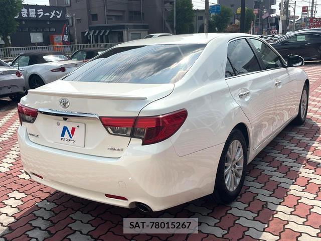 Toyota MARK X 2016-09 8361565-16