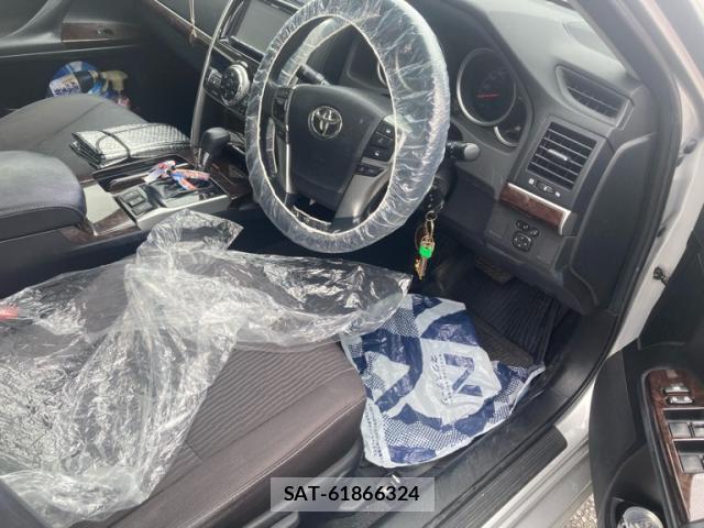 Toyota MARK X 2017-02 8361770-11